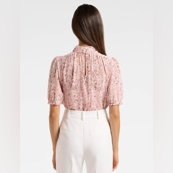 Ever New - Spring Casual Vintage-Inspired Pink Floral Blouse with High Neck - Picture 9 of 10